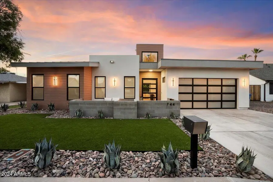 744 E Myrtle Avenue, Phoenix, AZ 85020 - #2