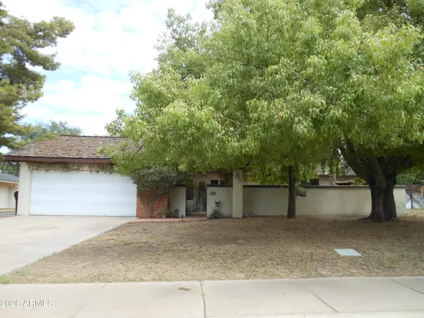 116 W Las Palmaritas Drive, Phoenix, AZ 85021