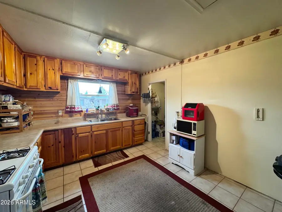 901 N Prairie Avenue, Winslow, AZ 86047 - #3