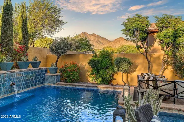 9422 E Via De Vaquero Drive, Scottsdale, AZ 85255