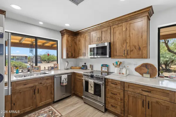 1011 E Maddock Road, Phoenix, AZ 85086