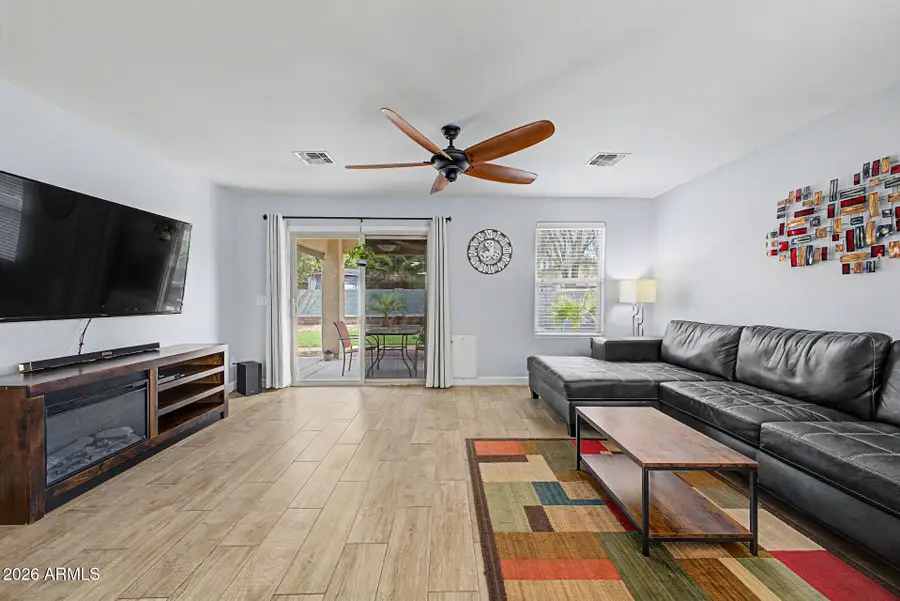 1082 E Leslie Circle, San Tan Valley, AZ 85140 - #3