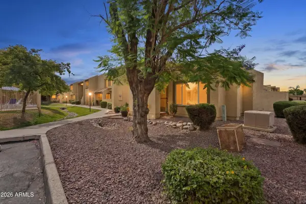 5836 W Winchcomb Drive, Glendale, AZ 85306