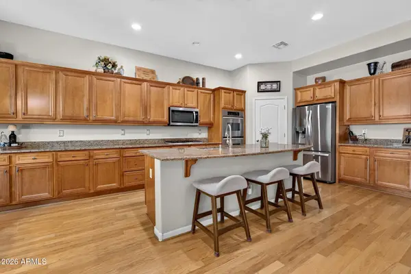 6901 W Peak View Road, Peoria, AZ 85383