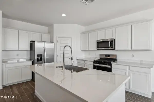 2551 W Sentiero Avenue, Apache Junction, AZ 85120