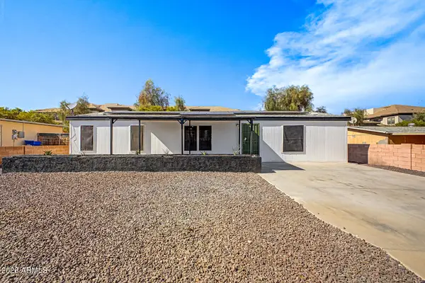 2526 E Behrend Drive, Phoenix, AZ 85050