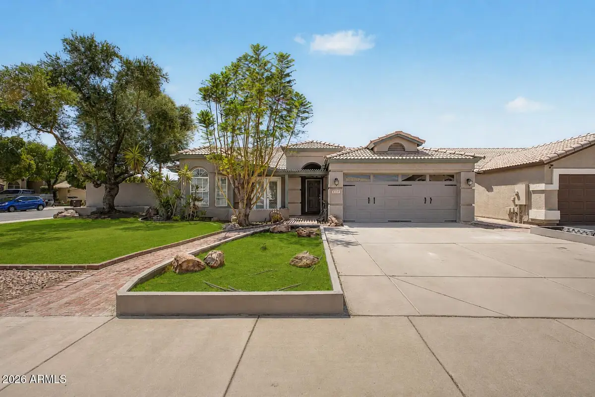 9139 W Paradise Lane, Peoria, AZ 85382 - #1