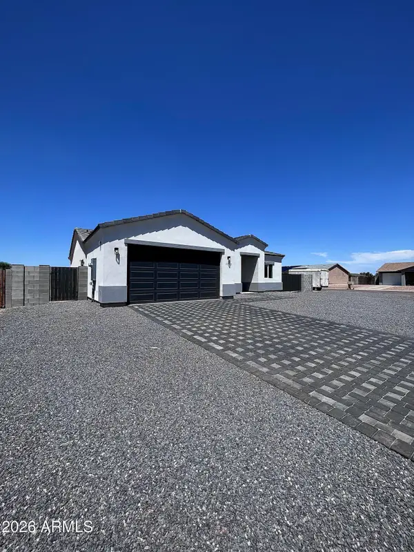 10933 W Carmelita Circle, Arizona City, AZ 85123