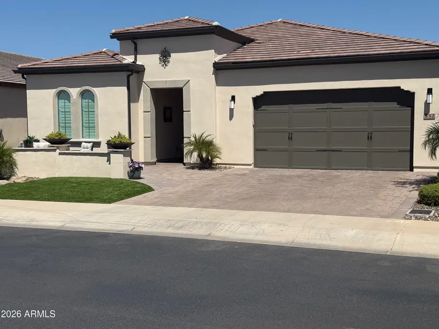 332 E Bracciano Avenue, San Tan Valley, AZ 85140 - #2