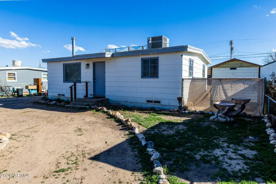 104 E Apache Street, Huachuca City, AZ 85616 - #3
