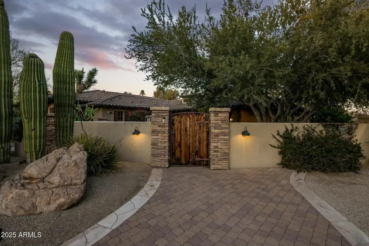 11021 N 74th Street, Scottsdale, AZ 85260 - #1