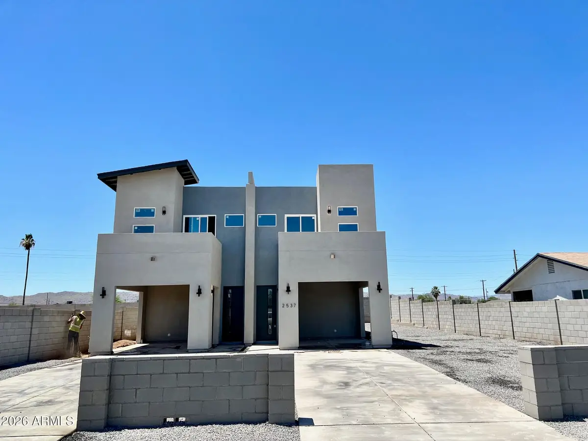 2537 E Southgate Avenue, Phoenix, AZ 85040 - #1