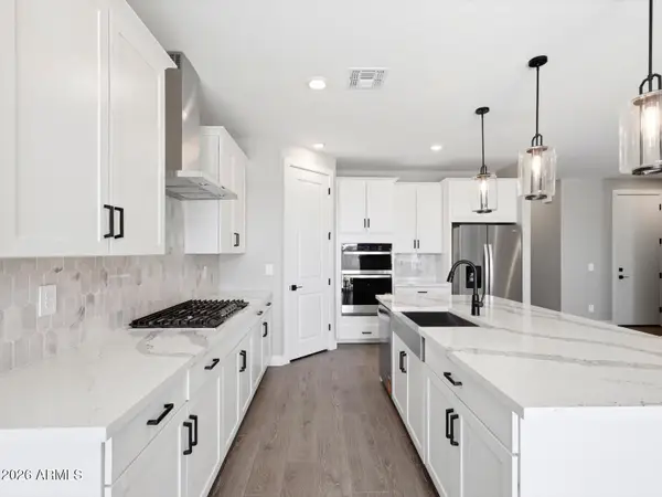 8075 N 186th Lane, Waddell, AZ 85355