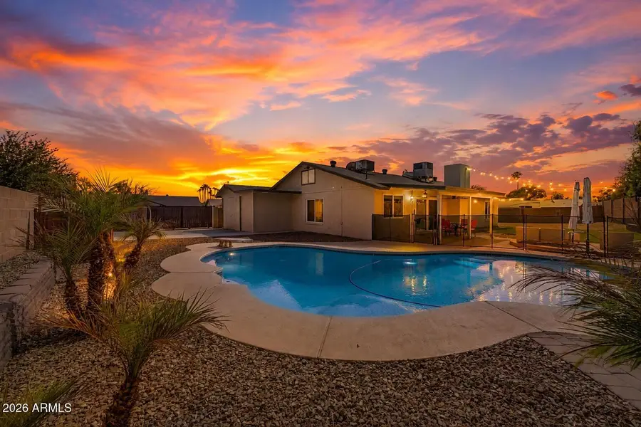 3118 W Woodridge Drive, Phoenix, AZ 85053 - #2