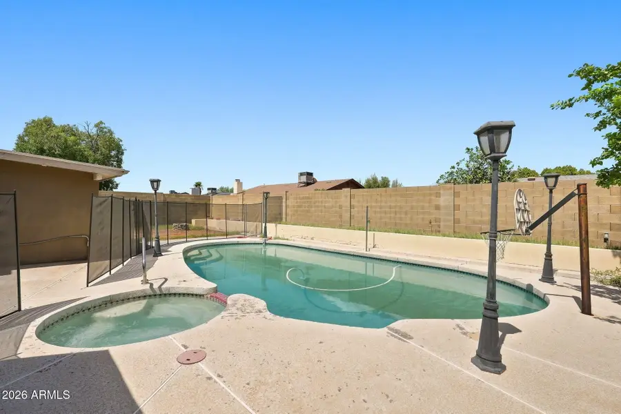 332 W Kerry Lane, Phoenix, AZ 85027 - #2