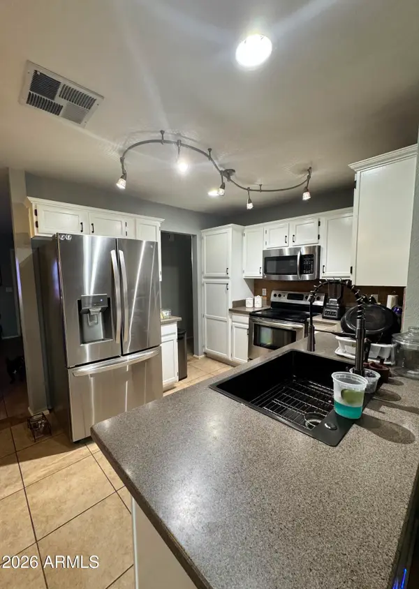 3152 W Crest Lane, Phoenix, AZ 85027