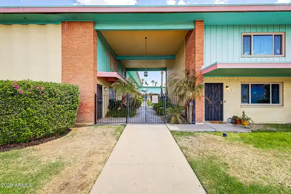 450 W Earll Drive #15, Phoenix, AZ 85013