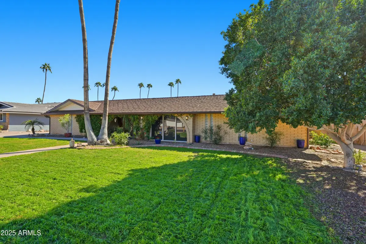 19 E Canterbury Court, Phoenix, AZ 85022 - #1