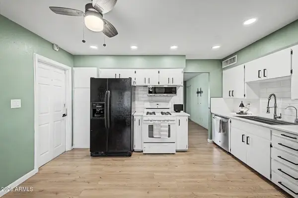 2045 W Cholla Street, Phoenix, AZ 85029