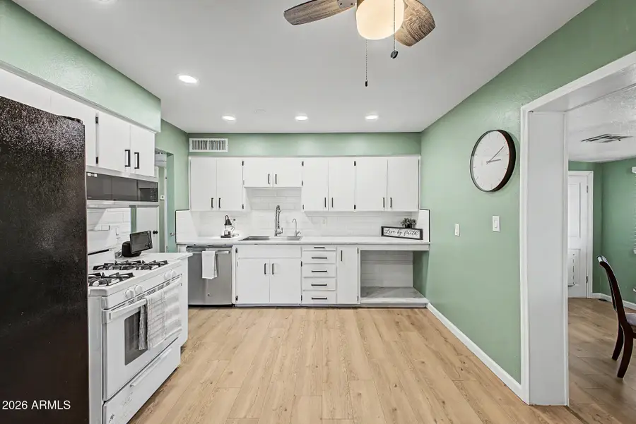 2045 W Cholla Street, Phoenix, AZ 85029 - #2