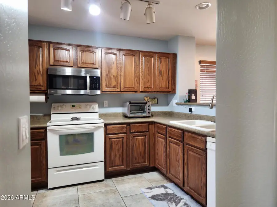 36 S Valencia Court, Casa Grande, AZ 85194 - #2
