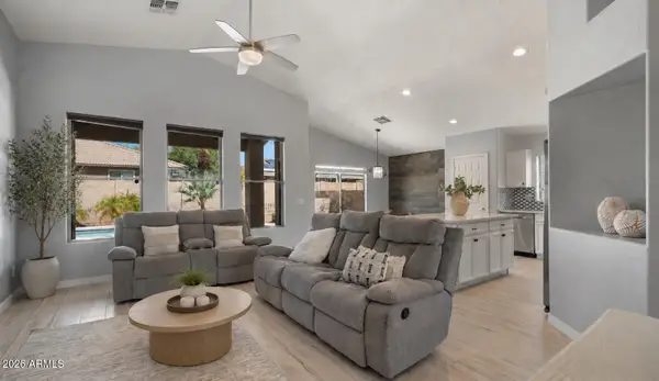 3510 W Quail Track Drive, Phoenix, AZ 85083