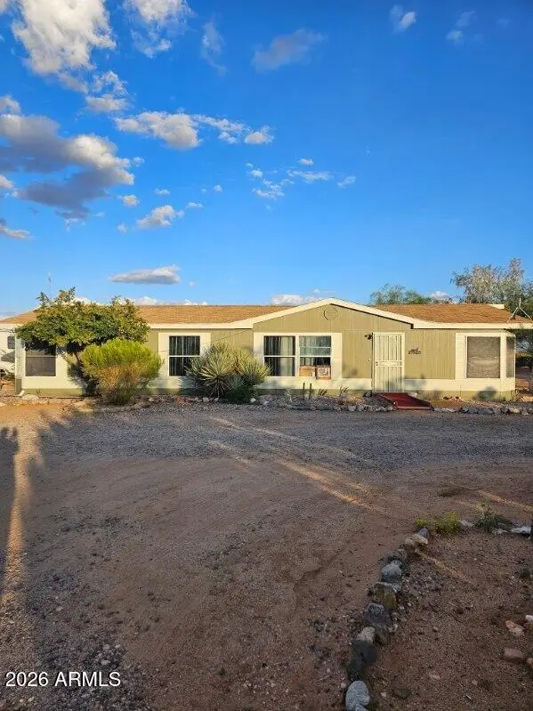 27485 S Clydesdale Avenue, Congress, AZ 85332