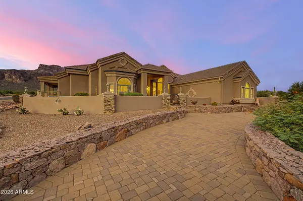 1111 S Deer Run Court, Apache Junction, AZ 85119