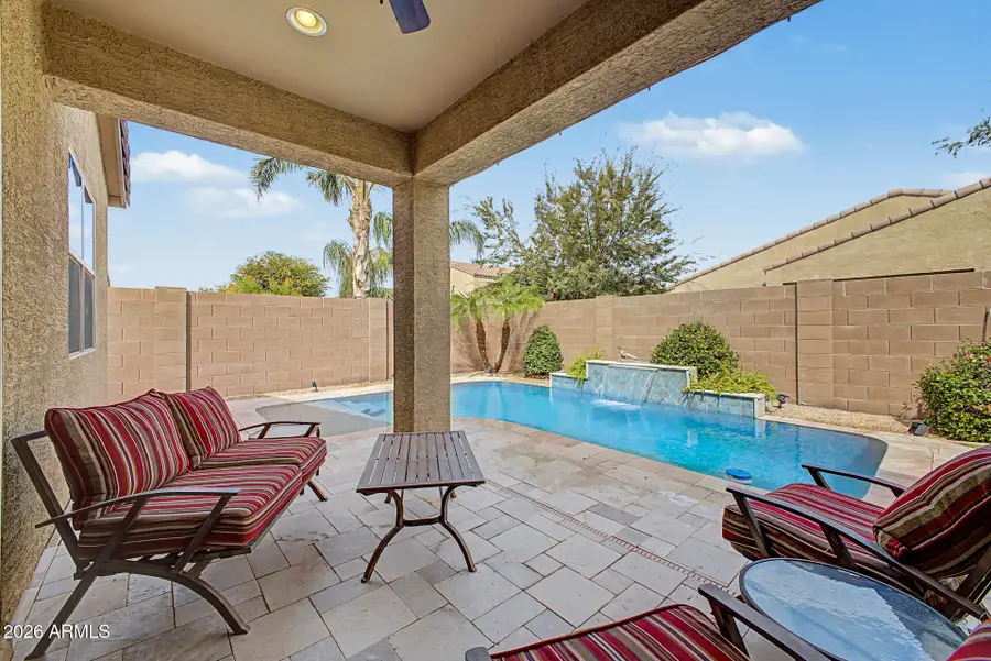 696 W Glen Canyon Drive, San Tan Valley, AZ 85140 - #2