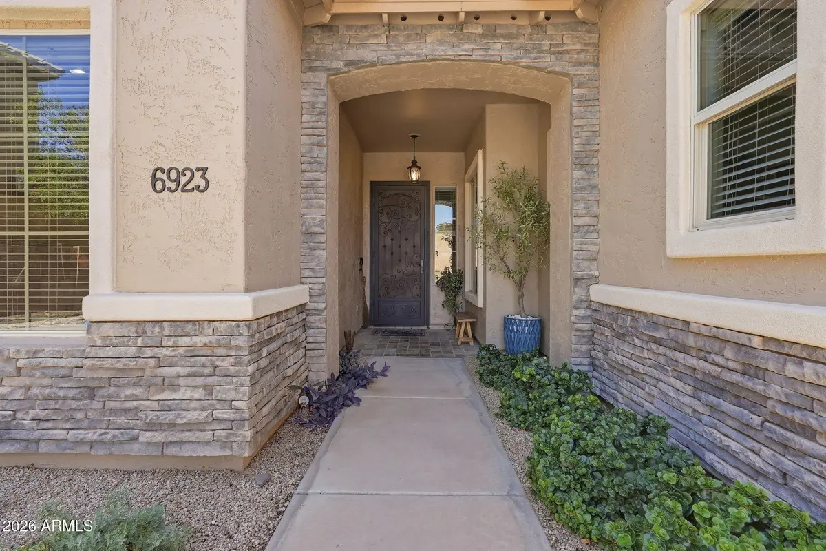 6923 S Black Hills Way, Chandler, AZ 85249 - #1