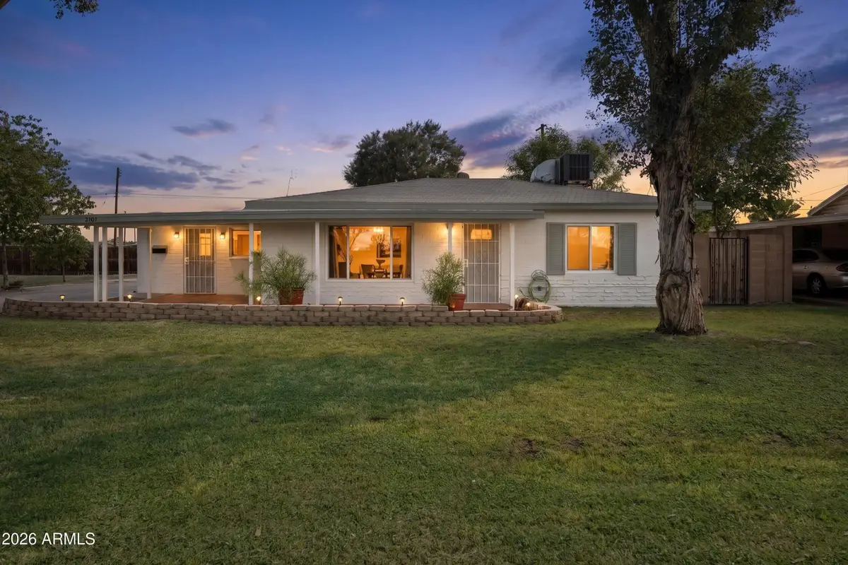 2107 W Minnezona Avenue, Phoenix, AZ 85015 - #1