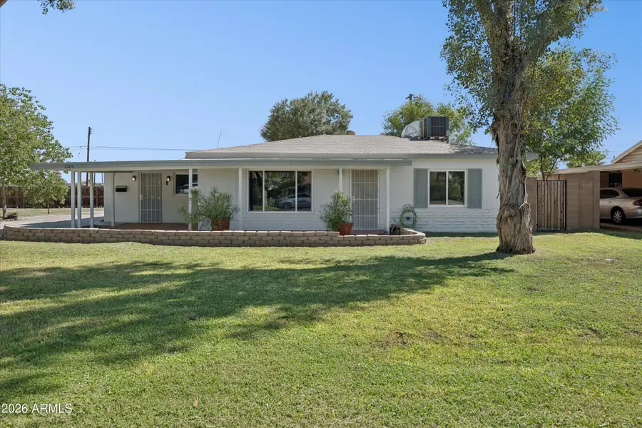 2107 W Minnezona Avenue, Phoenix, AZ 85015 - #2