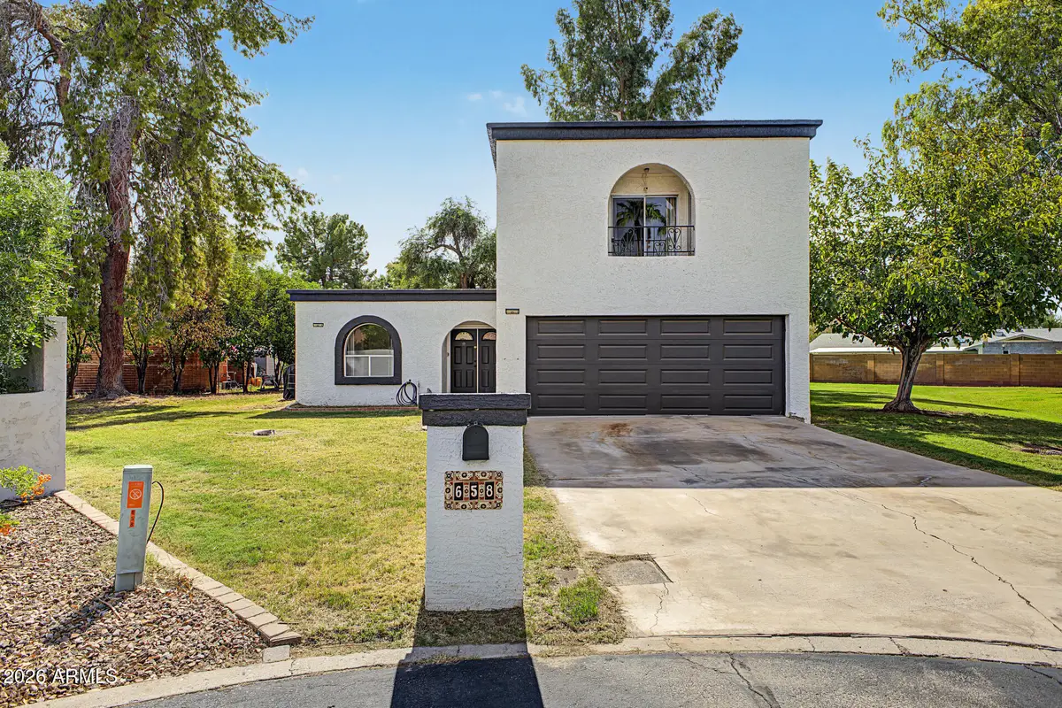 658 W Port Au Prince Lane, Phoenix, AZ 85023 - #1