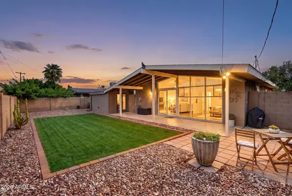 6908 E Earll Drive, Scottsdale, AZ 85251