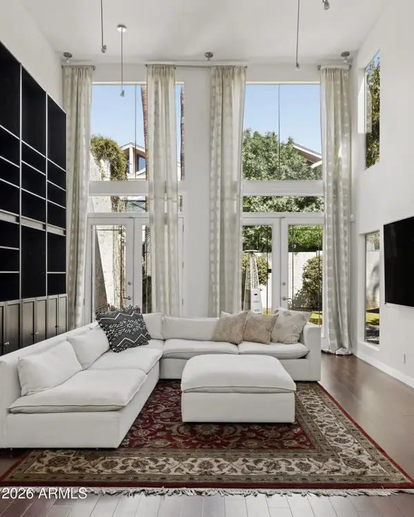 102 W Victoria Square, Phoenix, AZ 85013