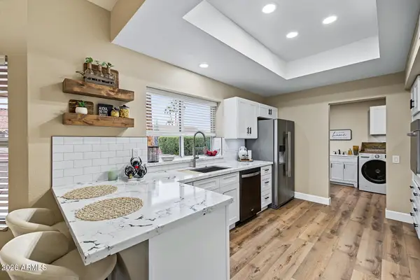 13706 W Sky Hawk Drive, Sun City West, AZ 85375