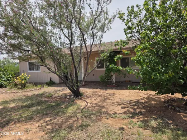 9041 E Moon Shadow Trail E, Hereford, AZ 85615
