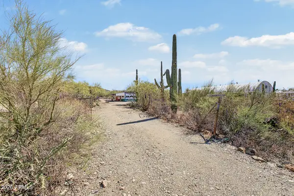 32171 S Maggie Mine Road, Black Canyon City, AZ 85324