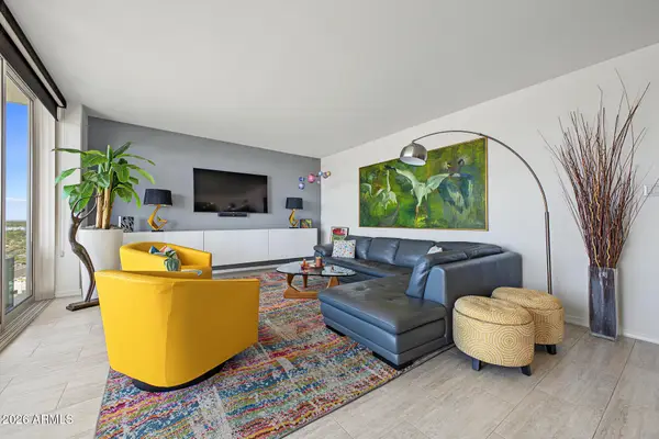 207 W Clarendon Avenue #C19, Phoenix, AZ 85013