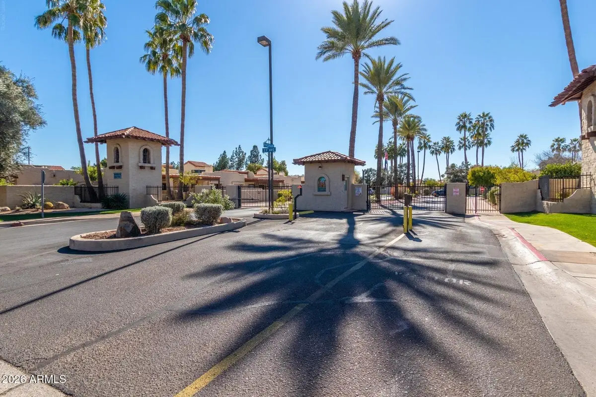 2915 W Kelton Lane, Phoenix, AZ 85053 - #1
