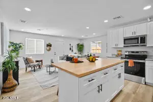 1825 W Hadley Street, Phoenix, AZ 85007