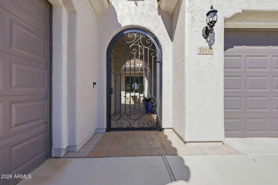 10910 E Travertine Avenue, Mesa, AZ 85212 - #2