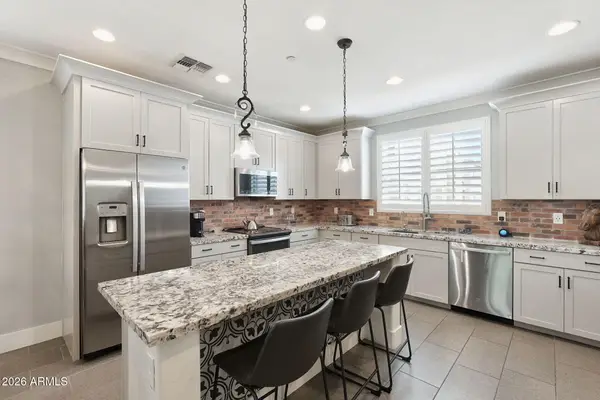 2662 S Harmony Avenue, Gilbert, AZ 85295