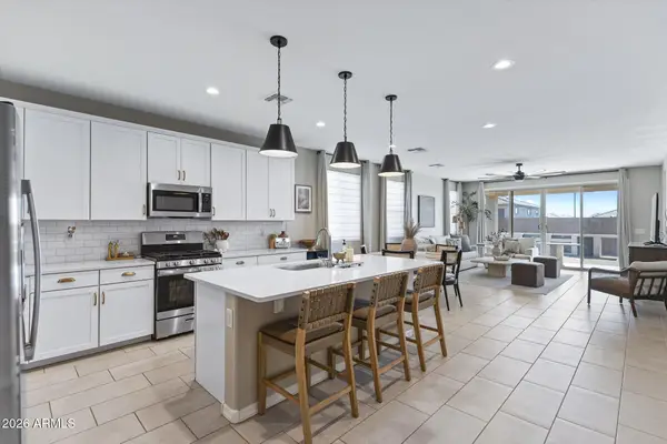 18599 W El Cortez Place, Wittmann, AZ 85361