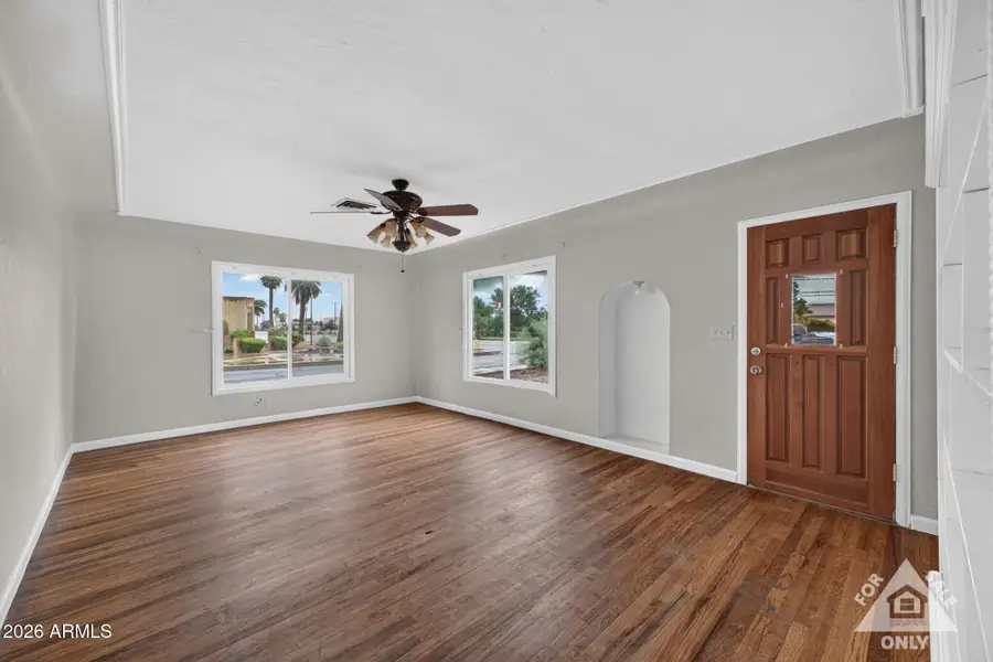 130 E 2nd Avenue, Mesa, AZ 85210 - #3