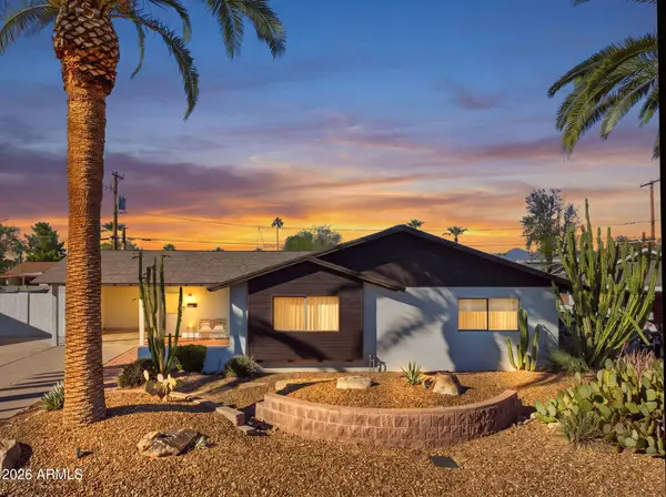 8702 E Highland Avenue, Scottsdale, AZ 85251