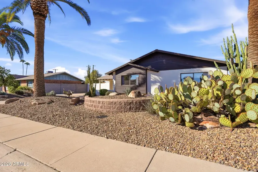 8702 E Highland Avenue, Scottsdale, AZ 85251 - #3