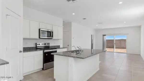 2760 W Sonrisa Avenue, Apache Junction, AZ 85120