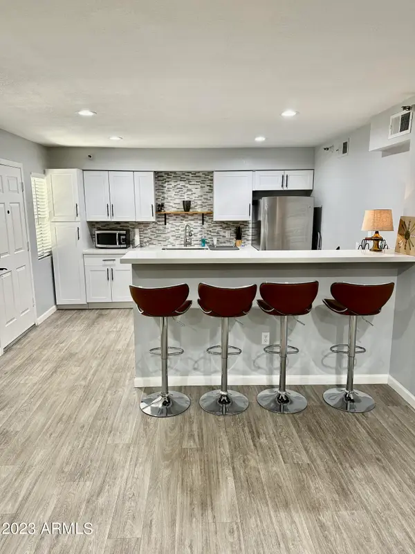 8020 E Thomas Road #113, Scottsdale, AZ 85251