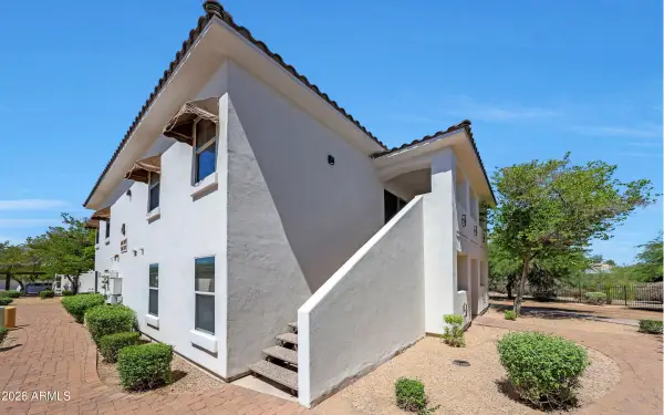 2950 W Louise Drive #207, Phoenix, AZ 85027